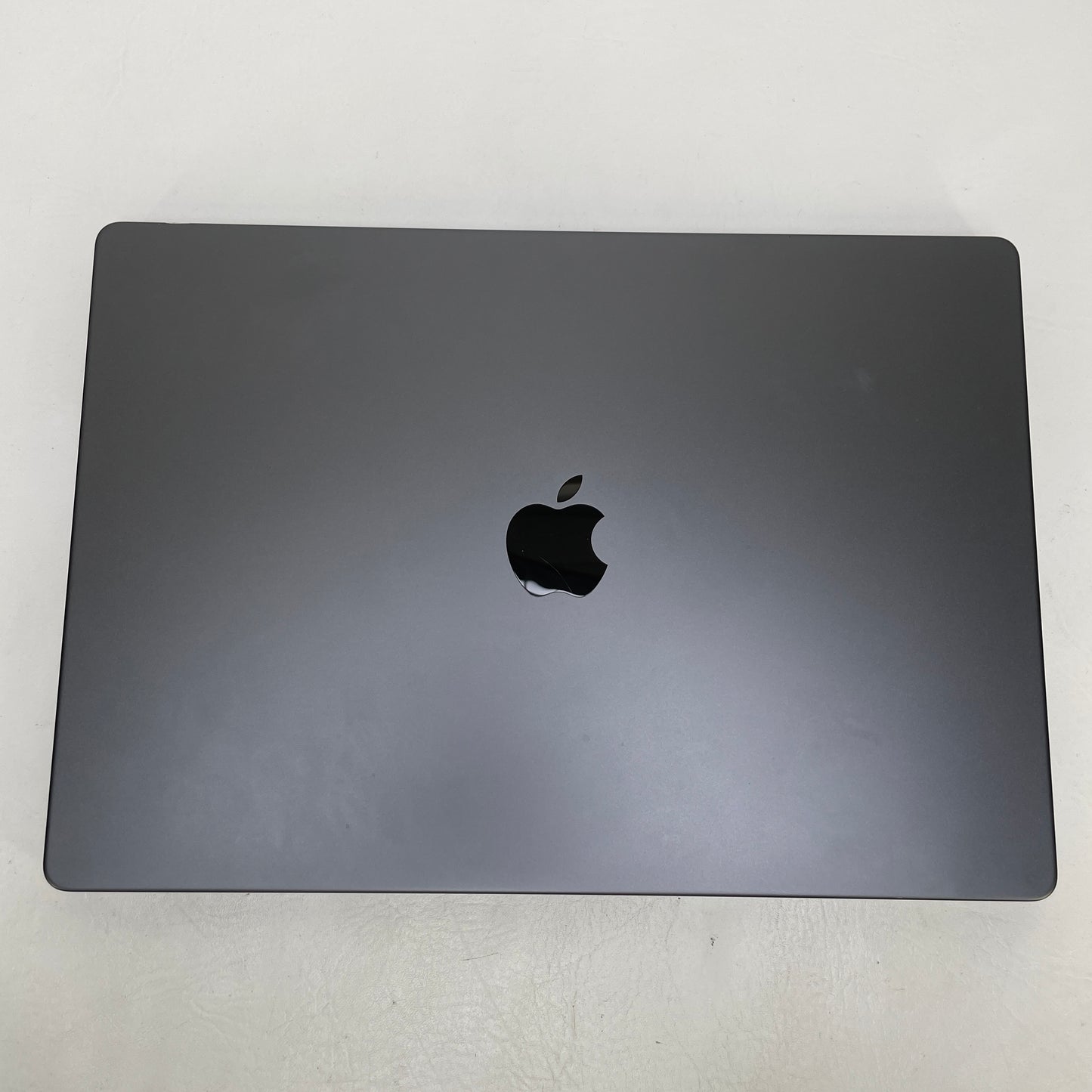 2023 Apple MacBook Pro 16" M3 Pro 14C GPU 4.0GHz 36GB RAM 1TB SSD Z1AF0019YLL/A