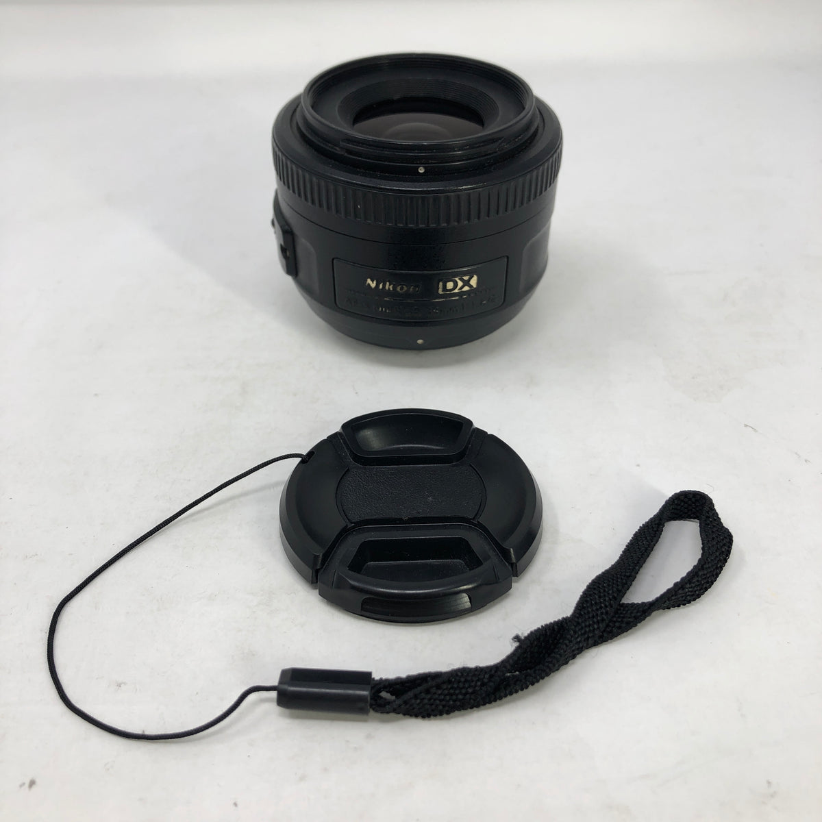 Nikon AF-S DX NIKKOR 35mm f/1.8  Standard Lens Auto & Manual Focus