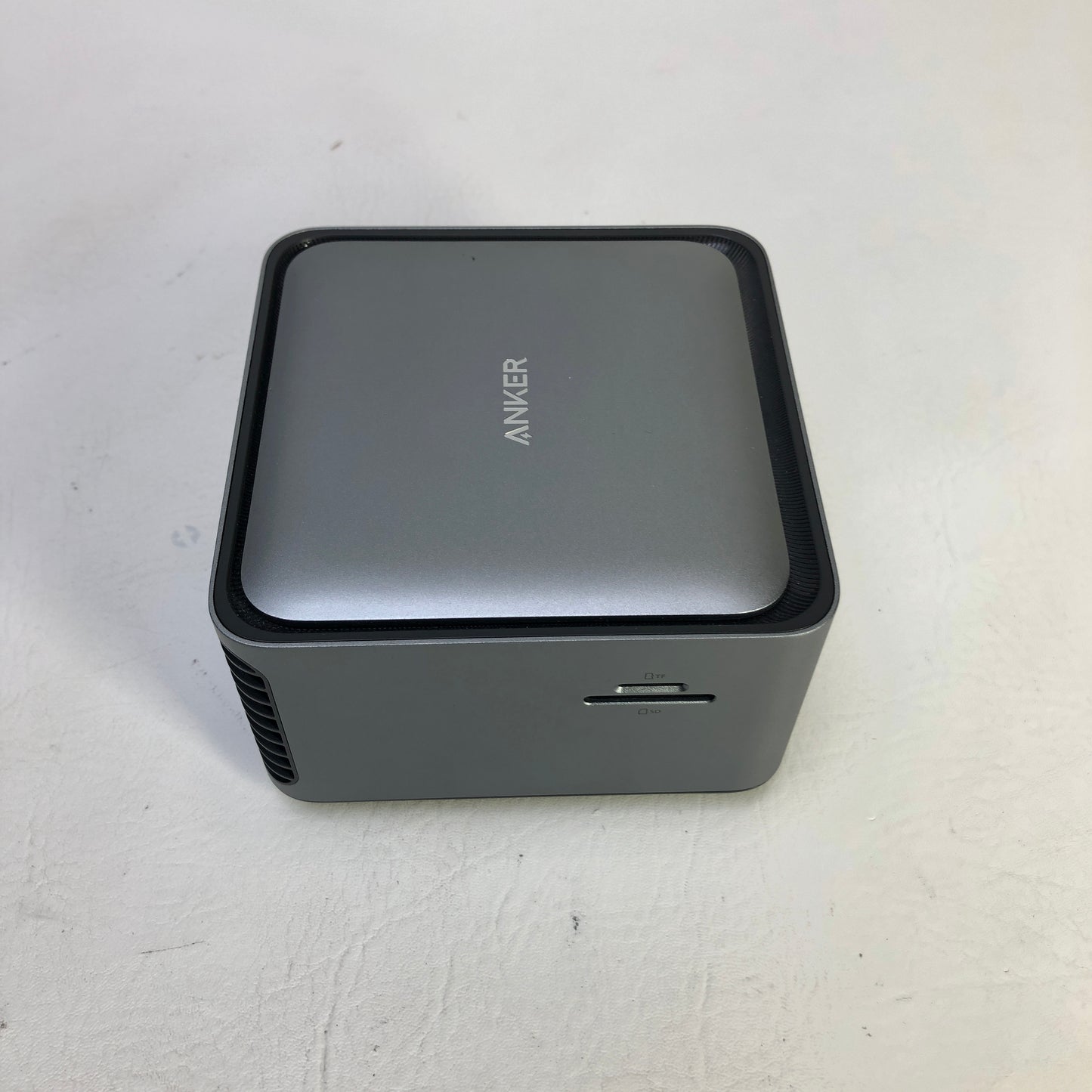 Anker Prime TB5 Docking Station A83B5 Thunderbolt 5 14-in-1 8K 100W Silver