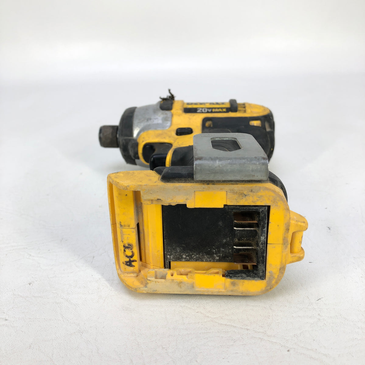 DeWalt DCD996 20V MAX XR Brushless Hammer Drill Driver Cordless 3-Speed
