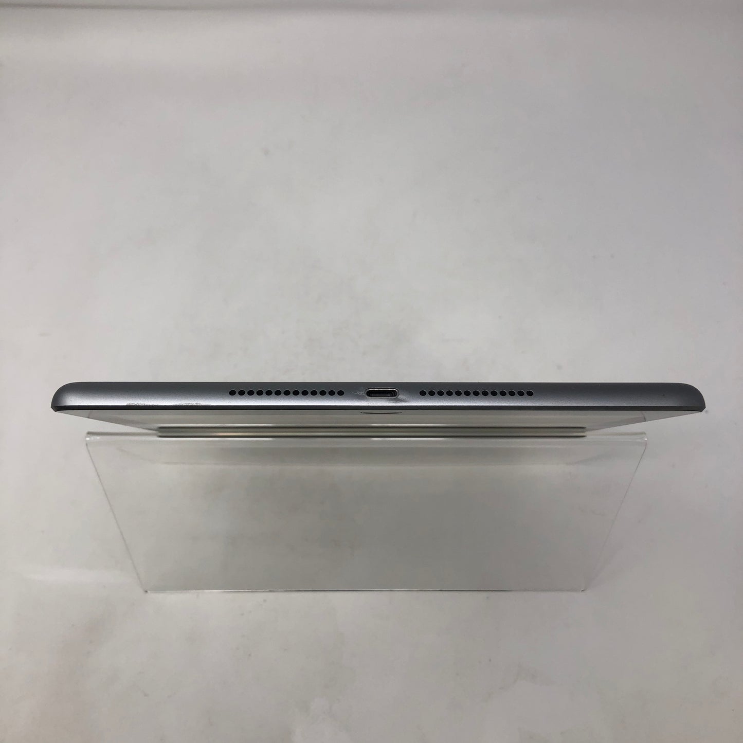 WiFi Only Apple iPad 6th Gen 32GB Space Gray MR7F2LL/A