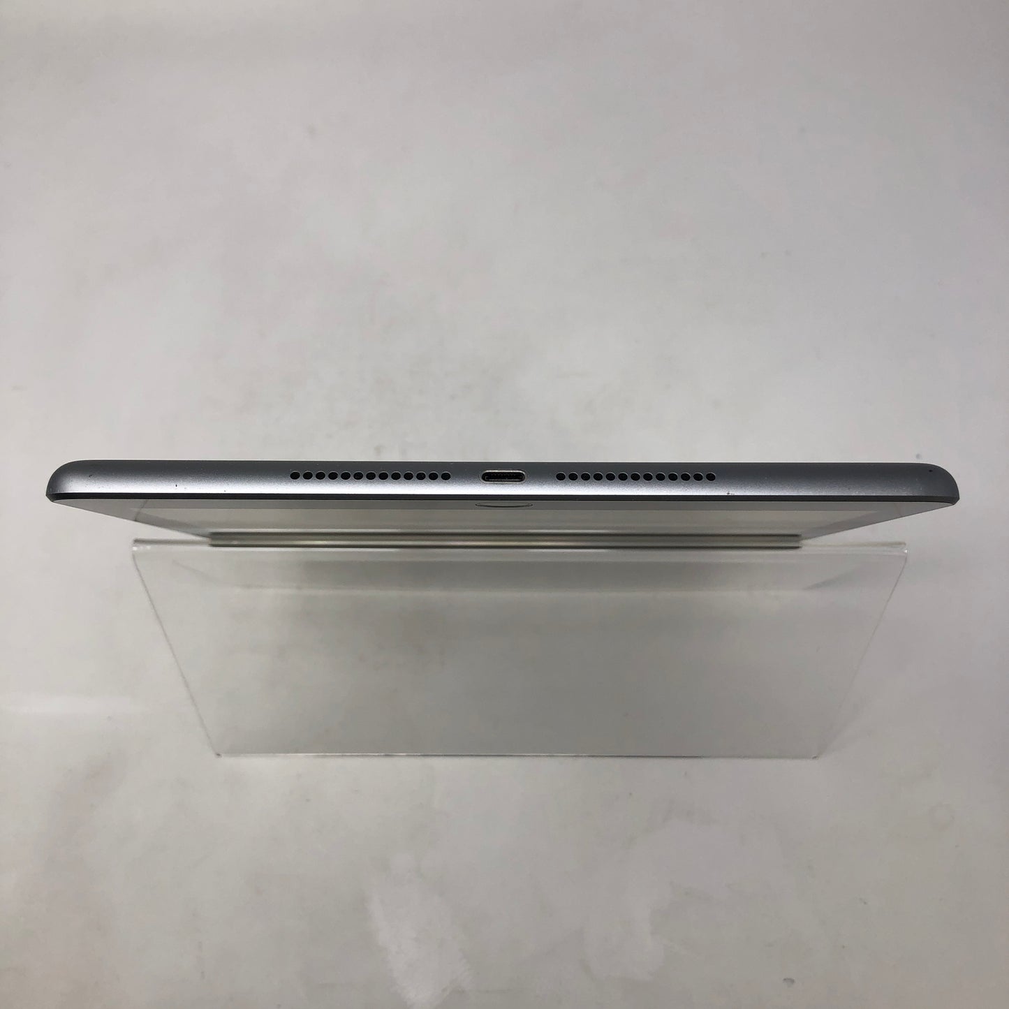 WiFi Only Apple iPad 6th Gen 32GB Space Gray MR7F2LL/A
