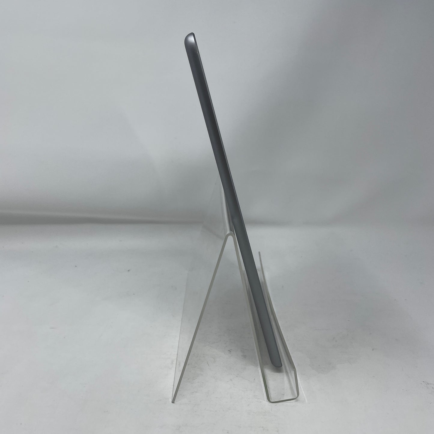 WiFi Only Apple iPad 6th Gen 32GB Space Gray MR7F2LL/A