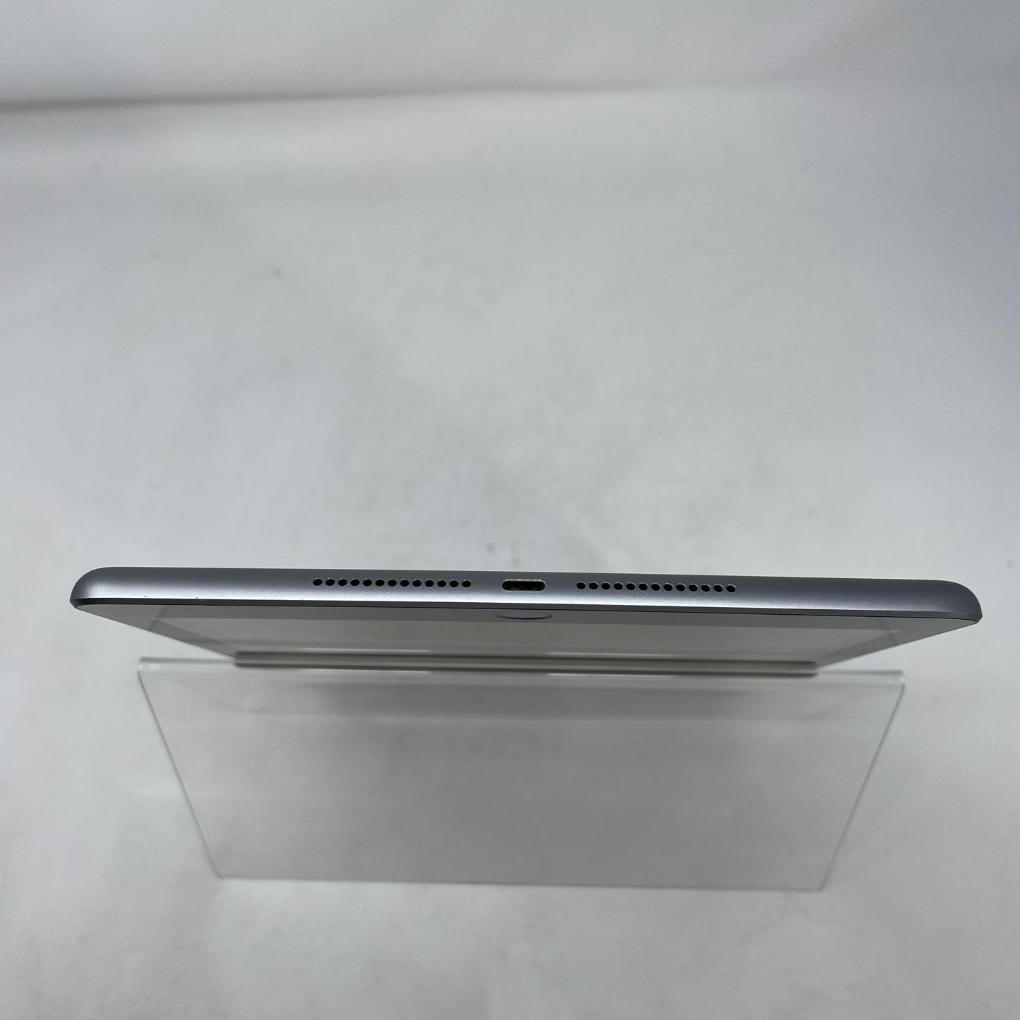 WiFi Only Apple iPad 6th Gen 32GB Space Gray MR7F2LL/A