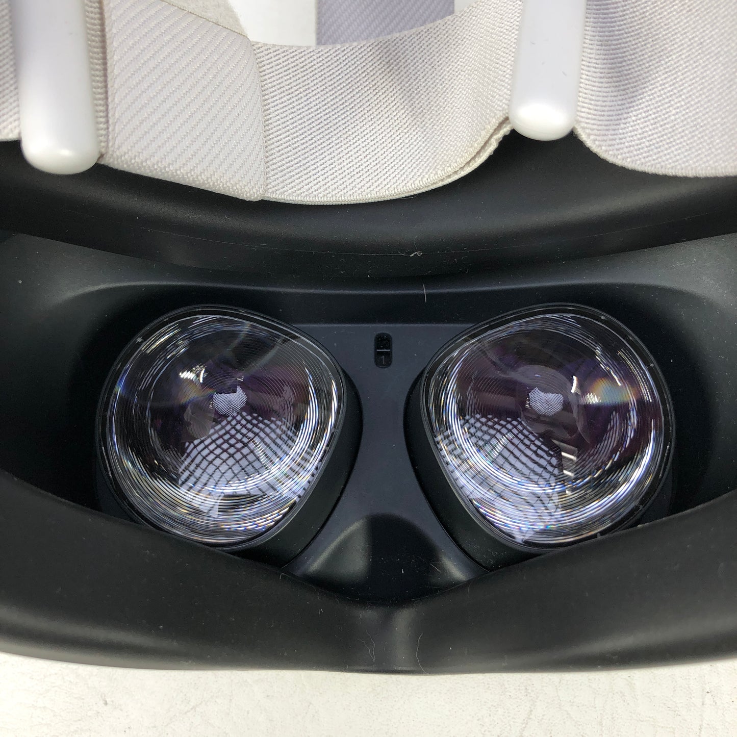 Oculus Quest 2 64GB Standalone All-in-One VR Headset KW49CM
