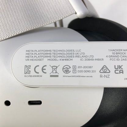 Oculus Quest 2 64GB Standalone All-in-One VR Headset KW49CM