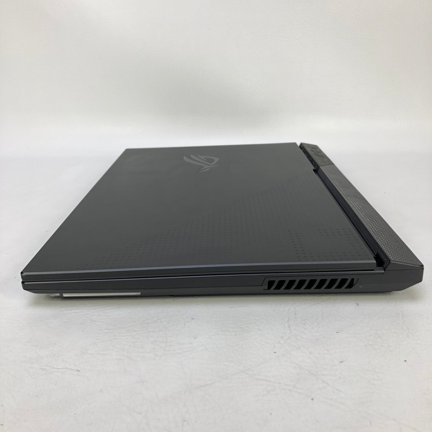 Asus ROG Strix G17 G713P 17.3" Ryzen 9 7845HX 3.0GHz 16GB RAM 1TB SSD GeForce