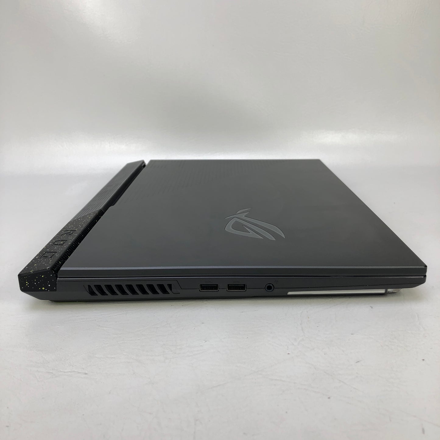 Asus ROG Strix G17 G713P 17.3" Ryzen 9 7845HX 3.0GHz 16GB RAM 1TB SSD GeForce