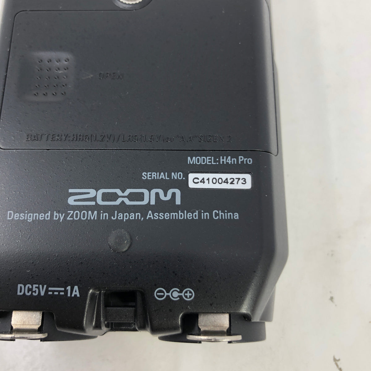 Zoom H4n Pro 4-Track Handy Digital Audio Recorder All Black Portable Stereo Mic