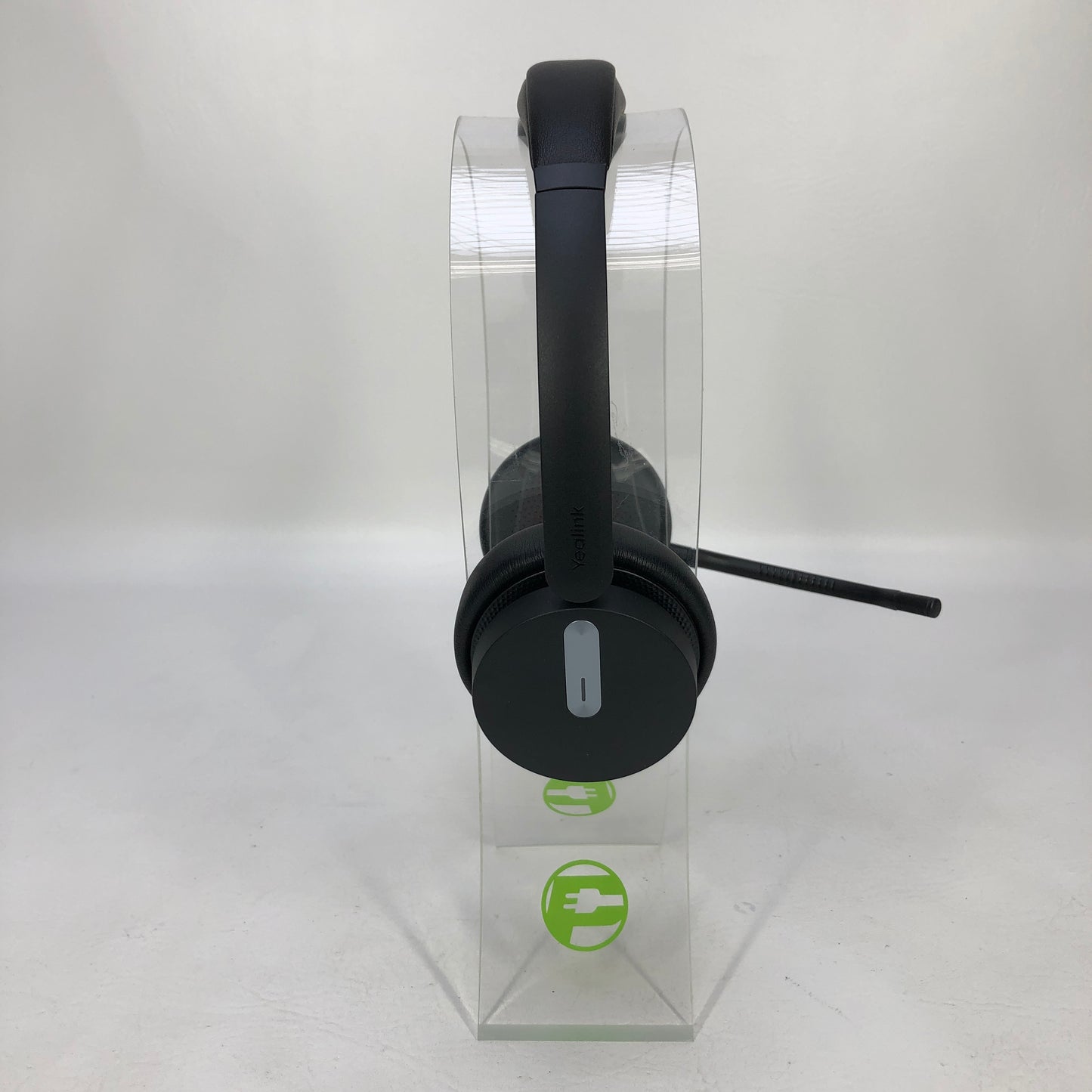 Yealink WH64  Wireless Noise Canceling Stereo Over Ear Headset Black 1208697