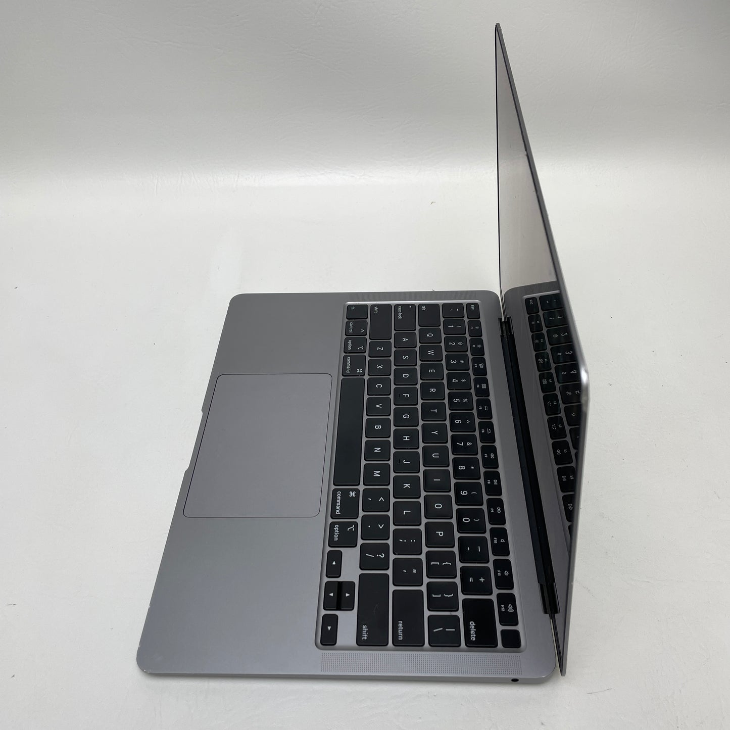 2020 Apple MacBook Air 13.3" i3 1.1GHz 8GB RAM 256GB SSD Space Gray A2179