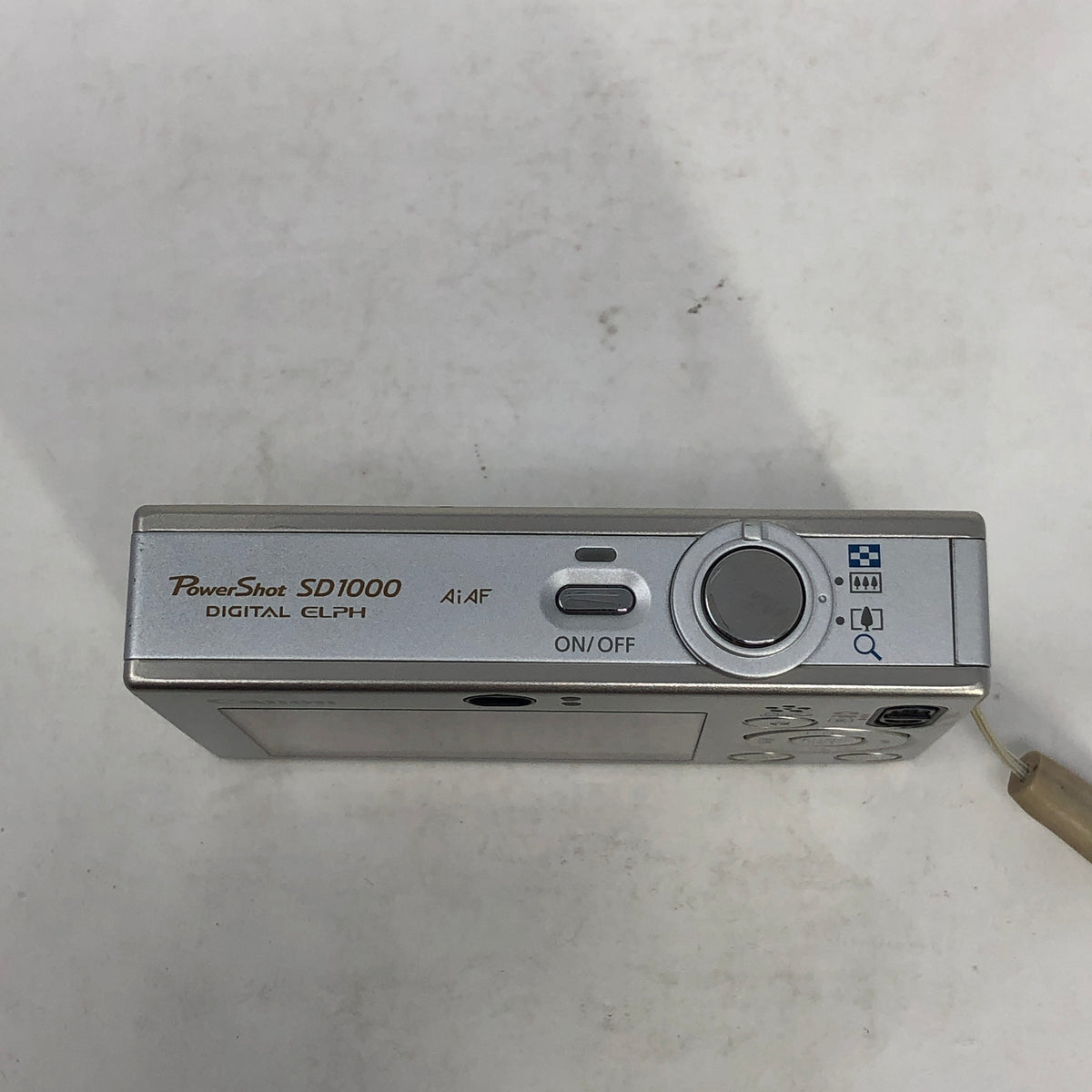Canon PowerShot SD1000 Digital ELPH 7.1MP Compact Camera Silver