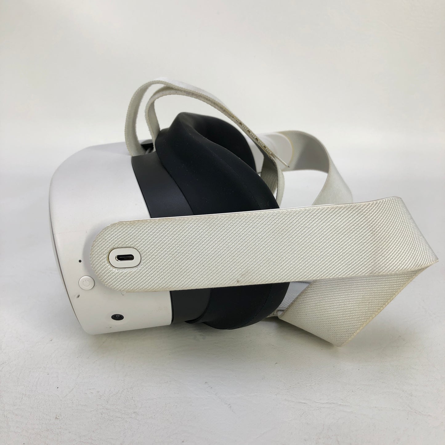 Meta Quest 3S 128GB Standalone All-in-One VR Headset P97