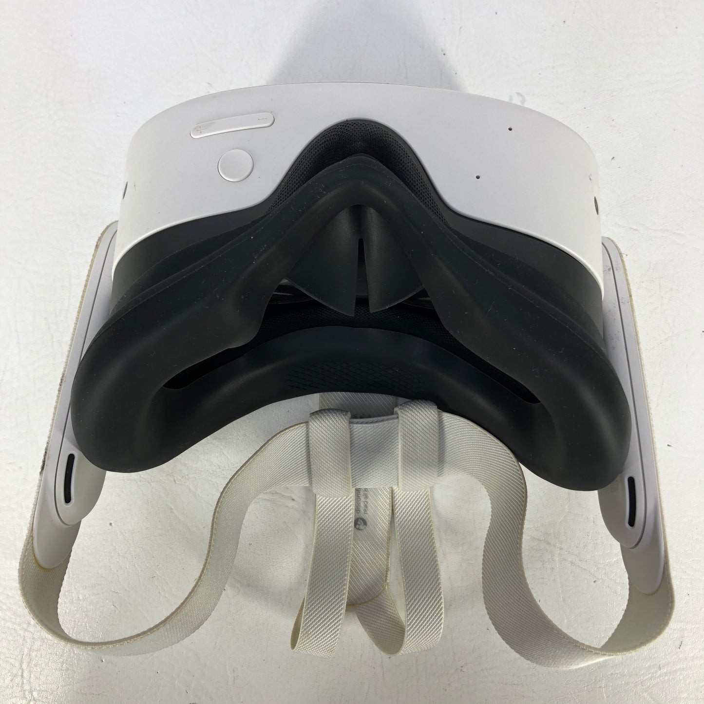 Meta Quest 3S 128GB Standalone All-in-One VR Headset P97