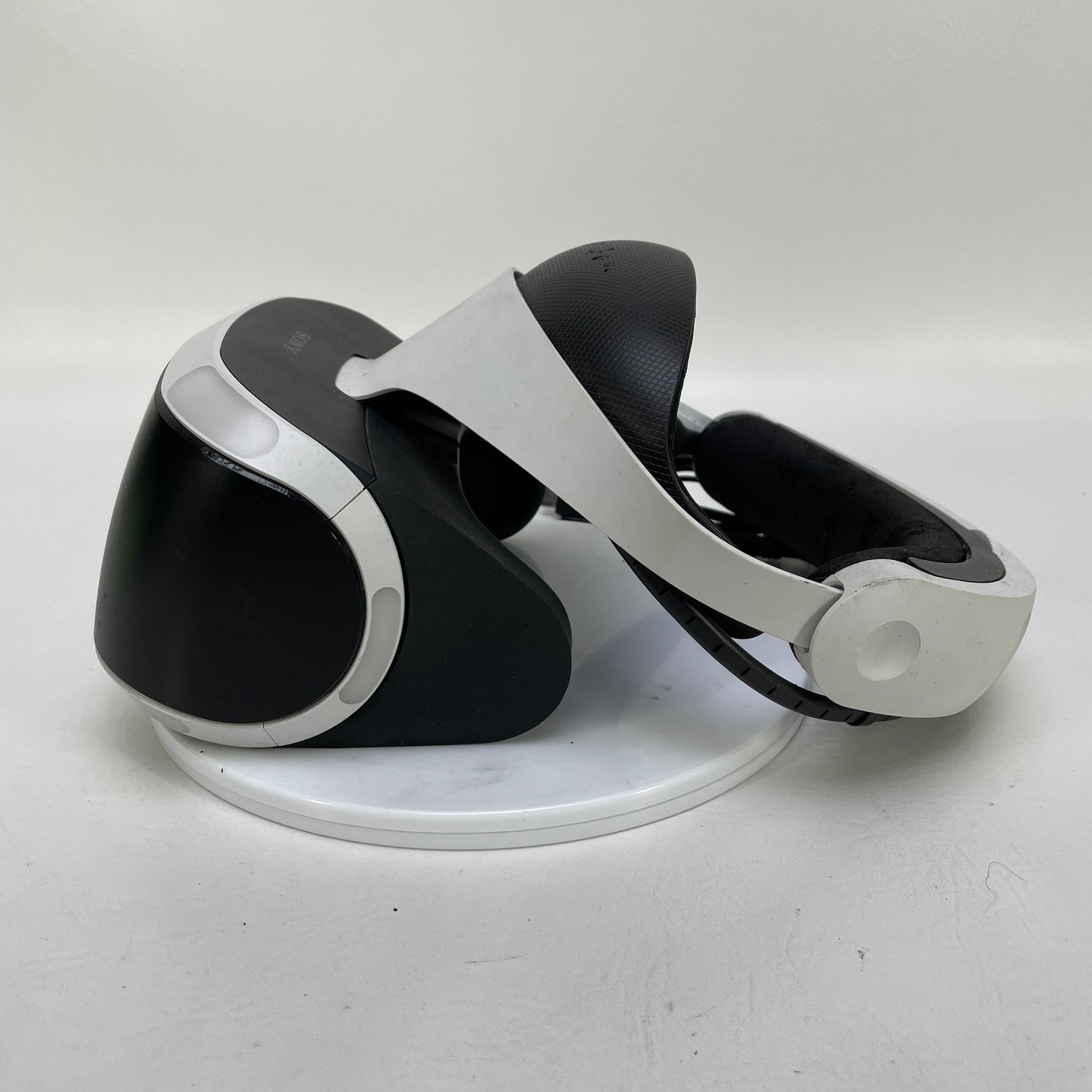 Sony PlayStation 4 PS4 Virtual Reality VR2 Headset White  CUH-ZVR2
