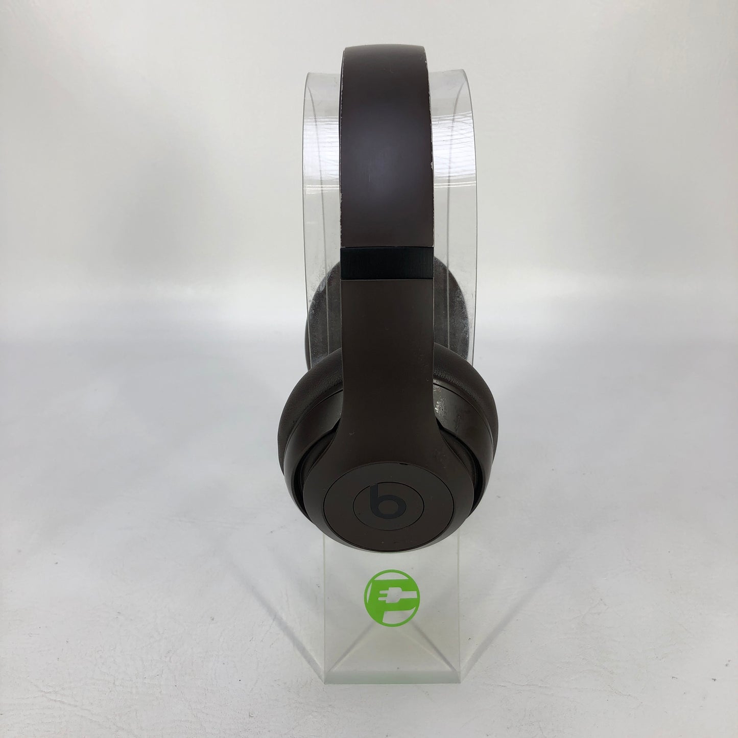 Beats Studio Pro Over-Ear Headphones. Deep Brown  MQTT3LL/A