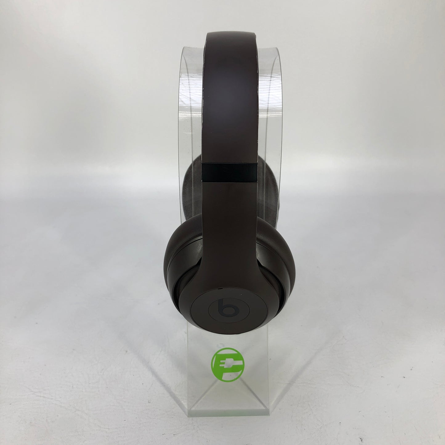 Beats Studio Pro Over-Ear Headphones. Deep Brown  MQTT3LL/A